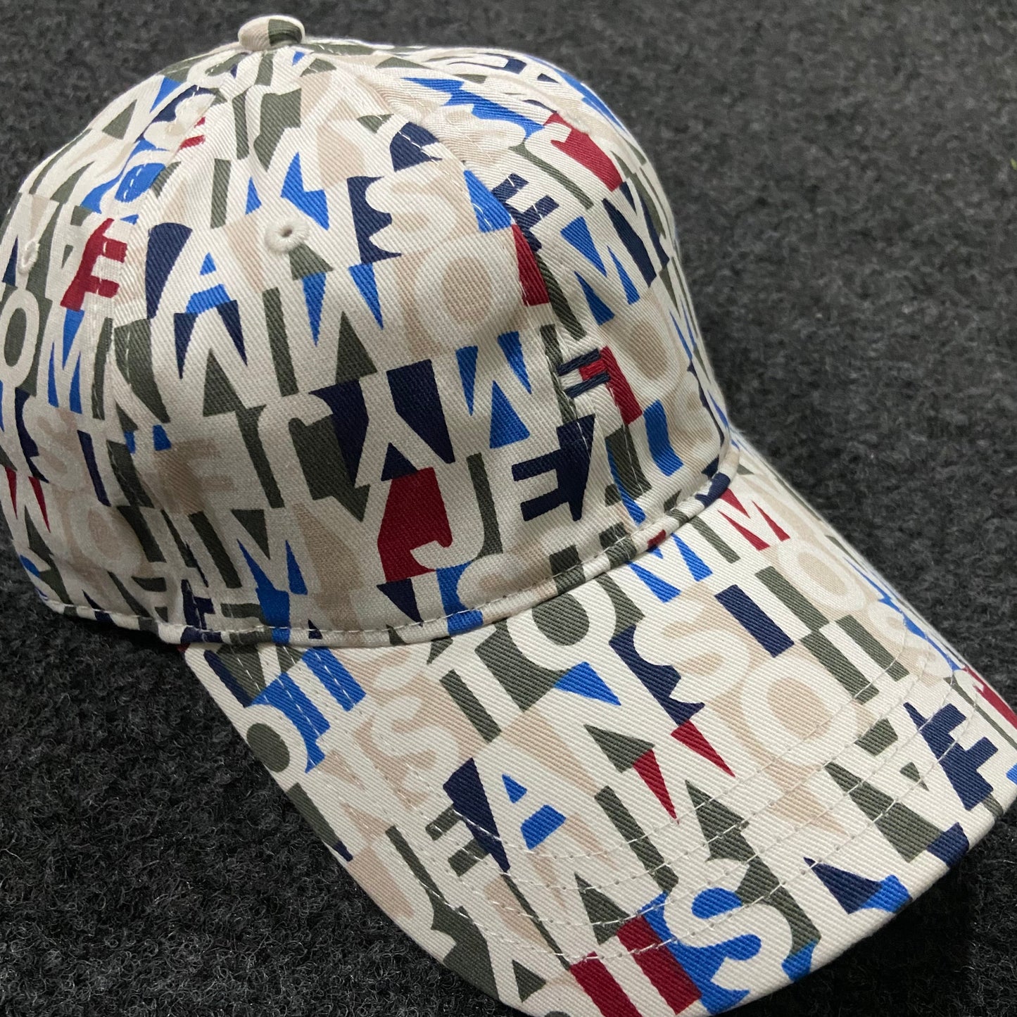 Furor Baseball Cap – All Over Tommy Jeans Print