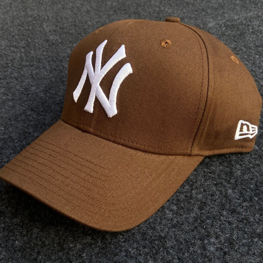 New Era NY 9FORTY League Essential Brown Cap