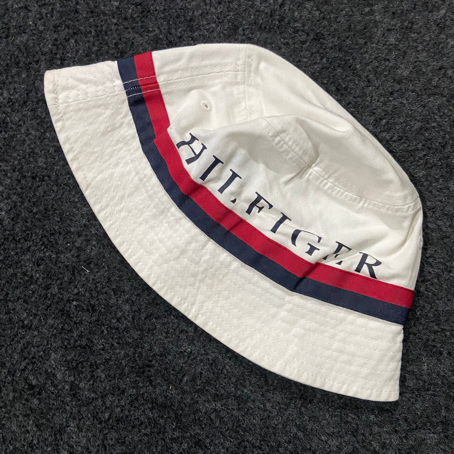 Tommy Hilfiger Prep White Bucket Hat – Unisex